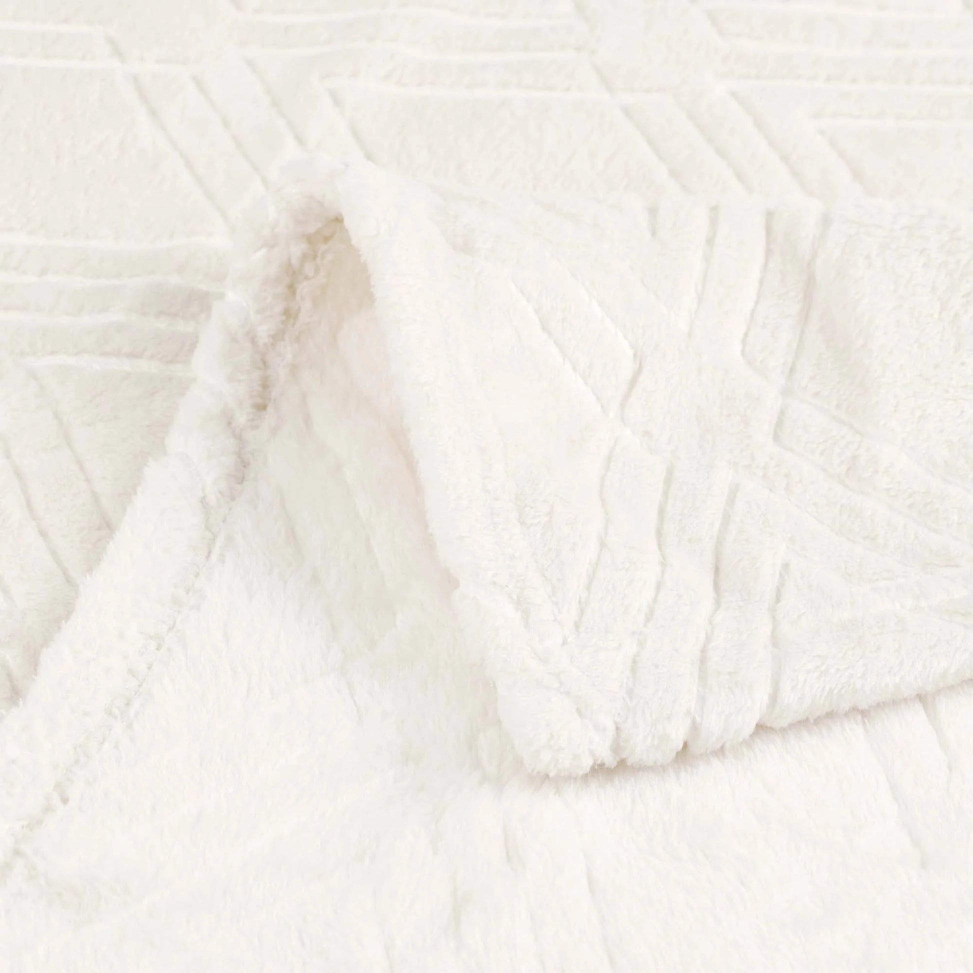 Alaska Fleece Diamond Fluffy Blanket, Twin, Ivory